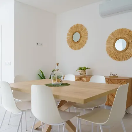 Lola Luxury With Private Pool And Jacuzzi Villa *