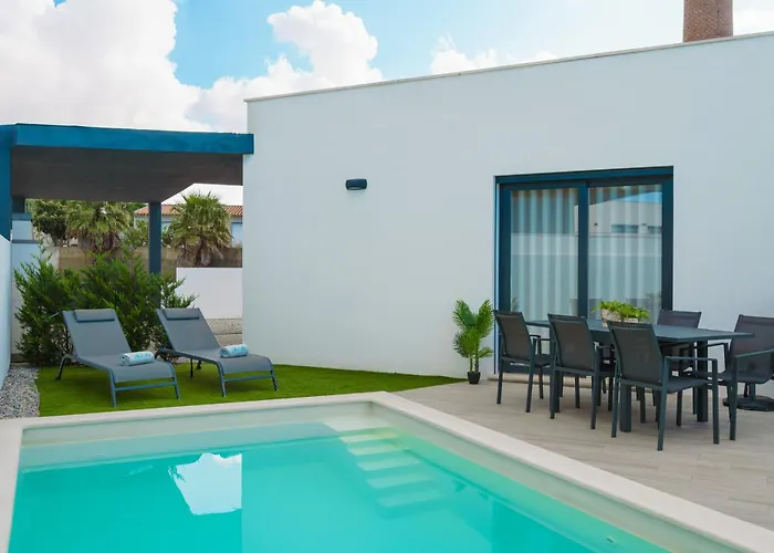 فيلة Lola, With Jacuzzi And Private Swimming Pool *