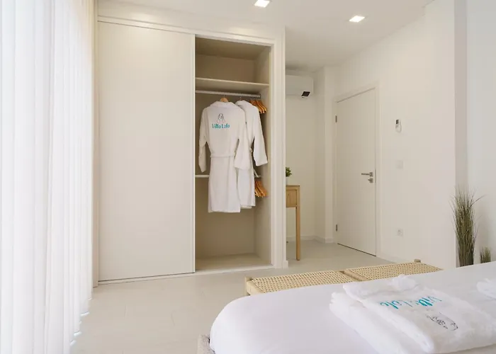 Villa Lola Luxury Villa With Private Pool And Jacuzzi Вилла *