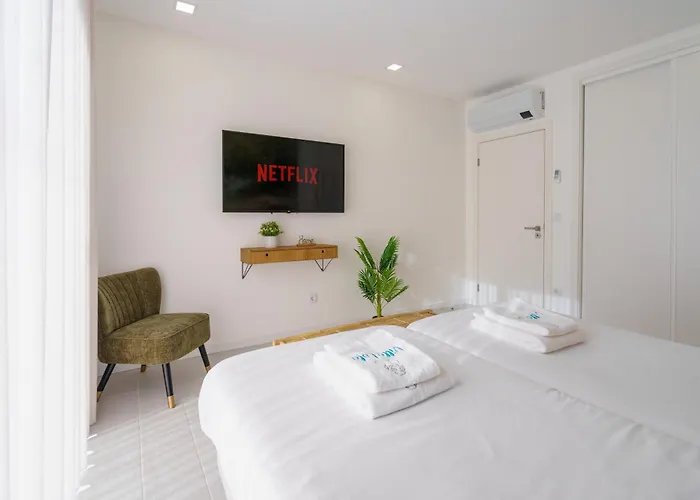 Lola, With Jacuzzi And Private Swimming Pool * Santa Barbara (Lisbon)