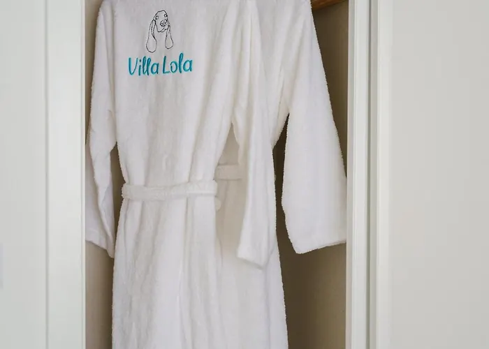 Lola, With Jacuzzi And Private Swimming Pool